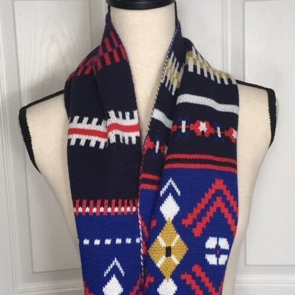 Nordic Design Thick Winter Scarf with a Bold Geometric Pattern